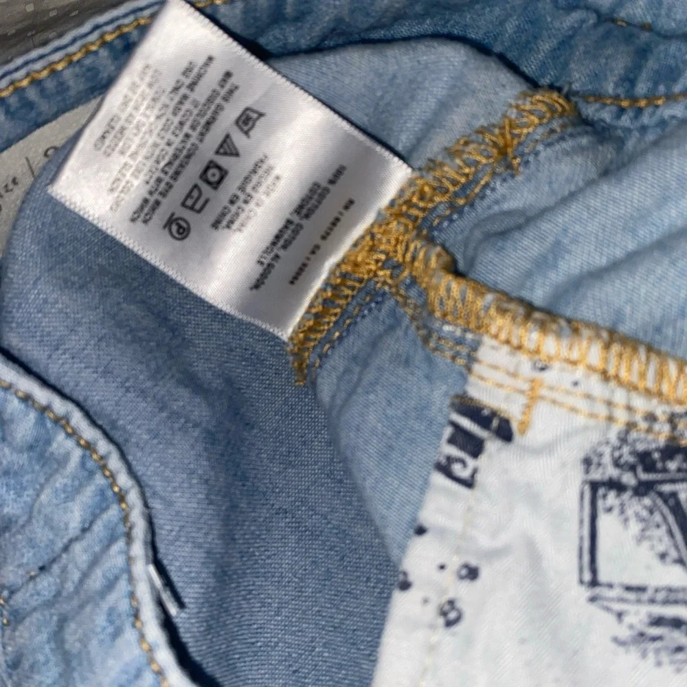 Anthropologie Pilcro High Rise Super Wide Button Leg Jean Lightweight Boho Sz 25 - Picture 7 of 13